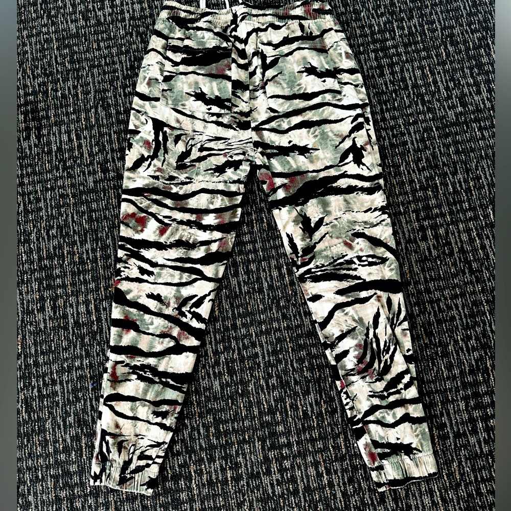 Elwood Tiger Camo Joggers 1 of 1